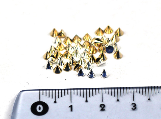 RNAR-187 3mm 3D Cone Nail Deco