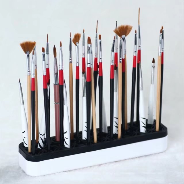 brushes holder